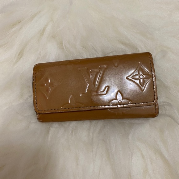 Louis Vuitton Handbags - LOUIS VUITTON VERNIS KEY POUCH